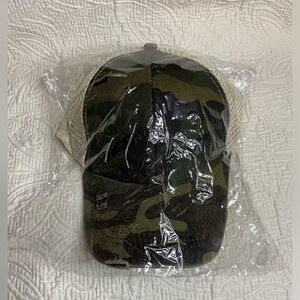 Amazon 2 FOR $5 *NWT* Camo Ponytail Trucker Hat